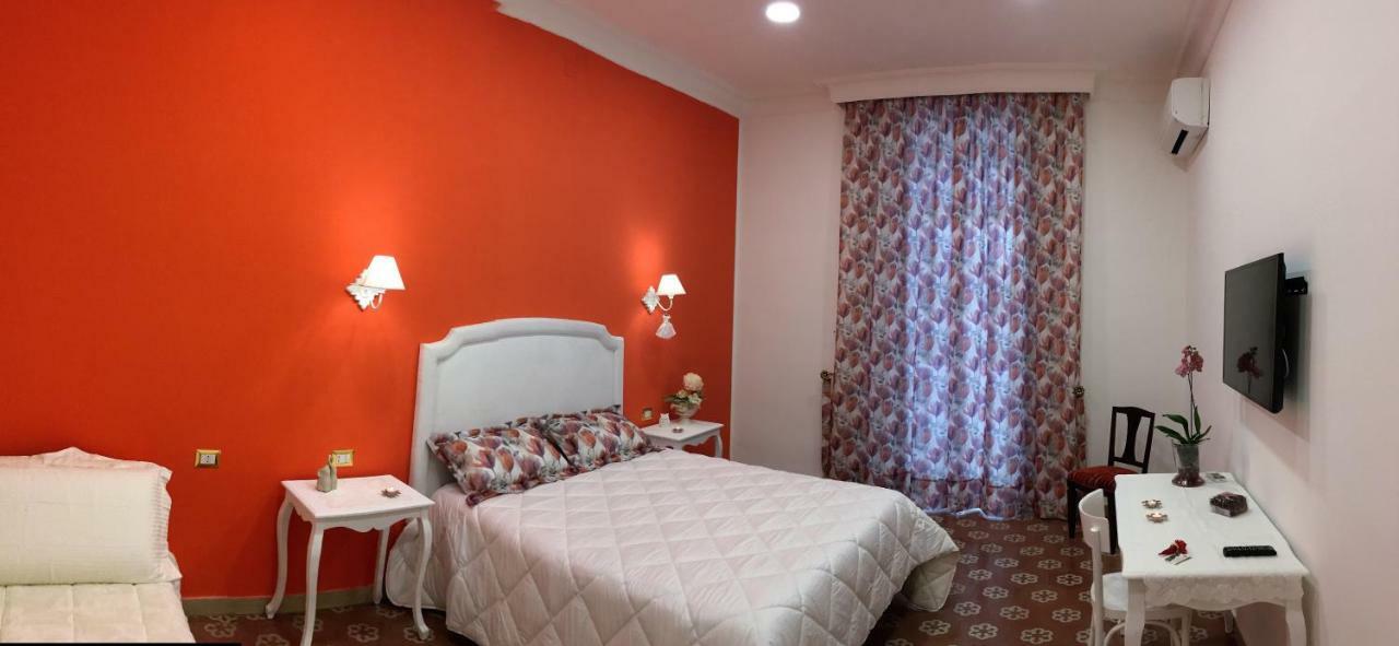 B&B Resta Cu Mme Неаполь Экстерьер фото