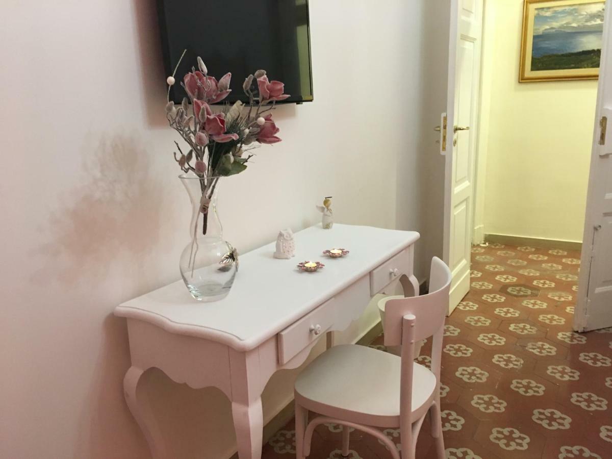 B&B Resta Cu Mme Неаполь Экстерьер фото