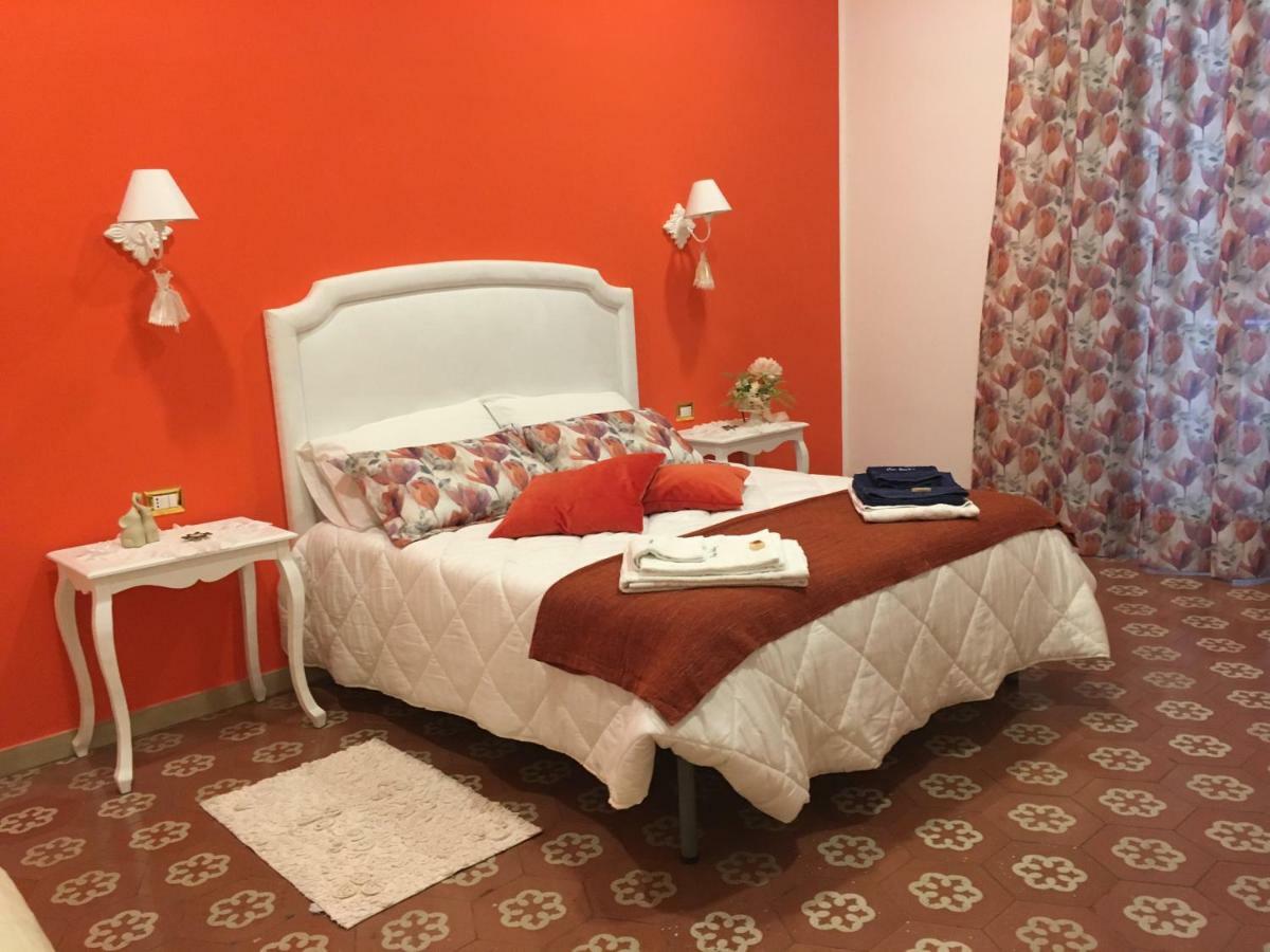 B&B Resta Cu Mme Неаполь Экстерьер фото