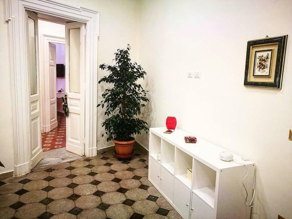 B&B Resta Cu Mme Неаполь Экстерьер фото